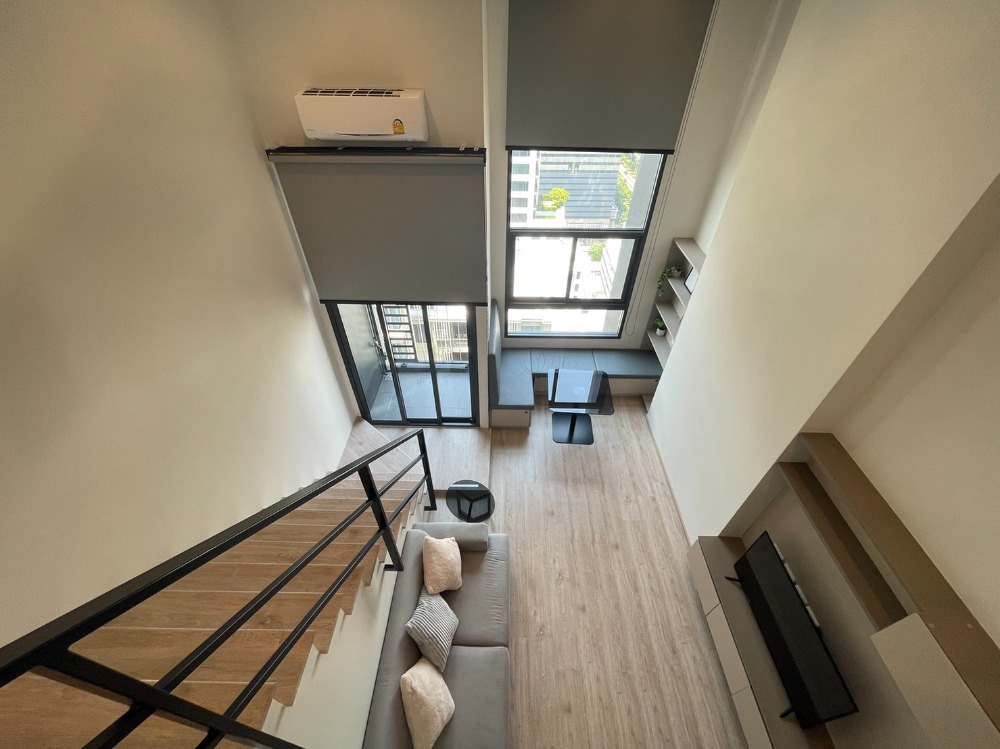ให้เช่าคอนโดวงเวียนใหญ่ เจริญนคร : Ideo Sathorn Wongwianyai ห้อง Duplex มี 2ชั้น เฟอนิเจ้อครบ ใกล้ bts วงเวียนใหญ่