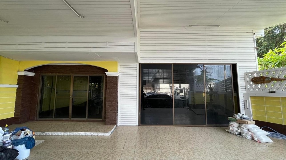 For RentTownhomeRattanathibet, Sanambinna : Urgent rent, townhouse, 3 bedrooms, 3 bathrooms, Sanambinnam, Soi Wat Chomphuwek, near BTS