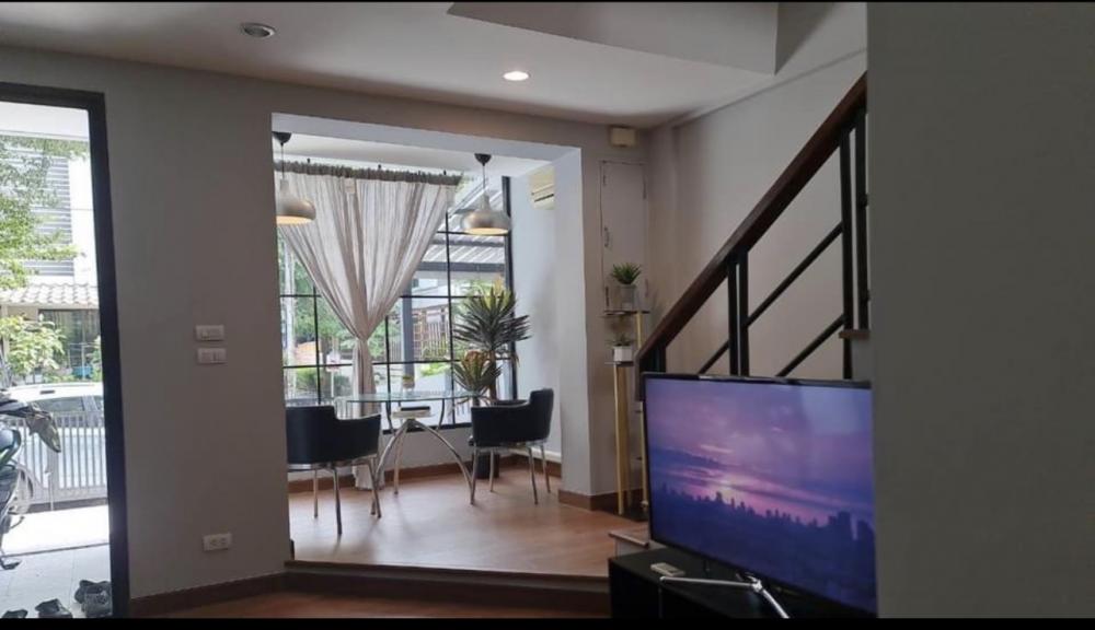For RentTownhomeOnnut, Udomsuk : Project Wandara Mandarina # Sukhumvit 77 (WANDERA MANDARINA TOWNHOME SUKHUMVIT 77) 🔎 Detail 🔎 3-storey townhouse, land size 21 sq m, usable area 196 sq m, with parking for 1-2 cars Function: ☑️ 3 rooms Sleeps 3
