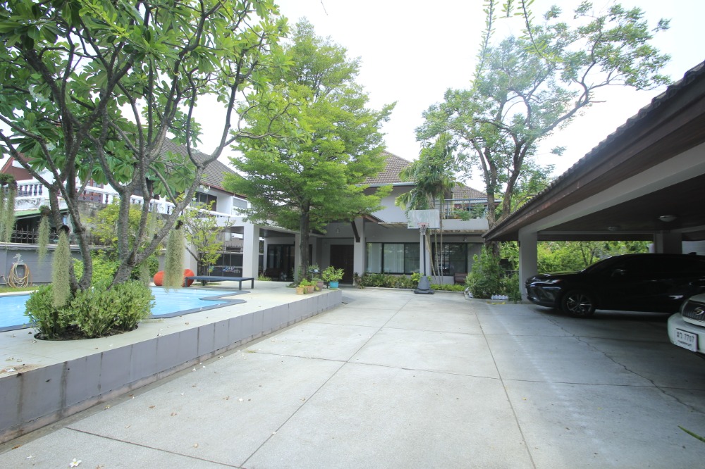 For SaleHouseLadprao, Central Ladprao : Single House Ladprao Wang Hin Country house, Wang Hin intersection project, behind the corner of Ladprao, Wang Hin 75 Ready-to-move-in house, swimming pool, 266 square wah, special price
