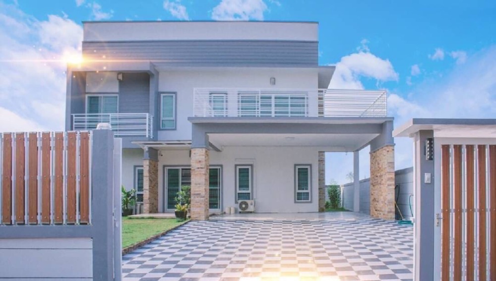 ขายบ้านระยอง : ขายถูก บ้านเดี่ยวสไตล์โมเดิร์น บ้านฉาง ระยอง 4 นอน 4 น้ำ พืนที่ 100 ตารางวา ใกล้ทะเลติดสนามกอล์ฟ ใกล้สนามบินนานาชาติอู่ตะเภา ราคา 4.80 ล้านบาทเท่านัน