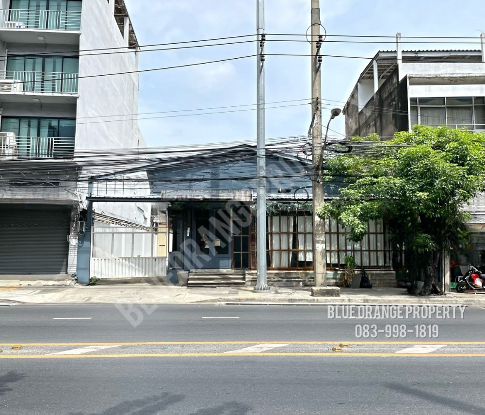 ให้เช่าร้านค้า/ตลาดนัดอ่อนนุช อุดมสุข : พื้นที่ธุรกิจขนาด 1 ไร่ให้เช่า - พระโขนง ที่ติดถนน สามารถจอดรถได้เยอะ