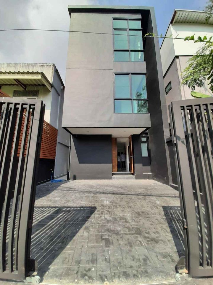 For RentTownhomeRatchadapisek, Huaikwang, Suttisan : Home office close to MRT Suthisan