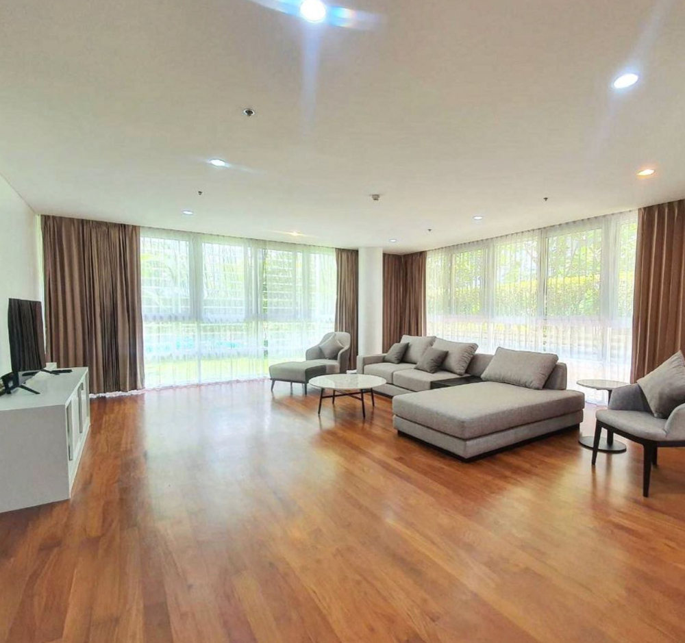 For RentCondoSukhumvit, Asoke, Thonglor : Homey 3BED Apartment with a private garden FOR RENT now in EKKAMAI Pet Friendly