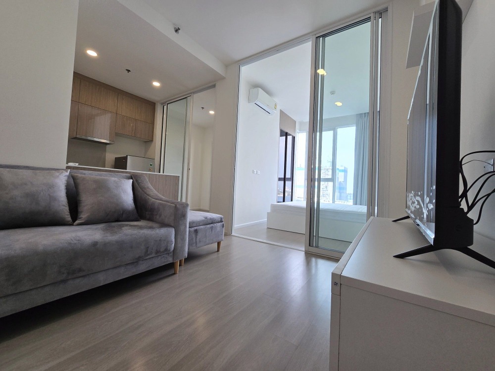 For SaleCondoPinklao, Charansanitwong : Condo for sale, De Lapis Charan 81, 8th floor, very new condition room, size 34.84 sq m., next to the train, ready to move in