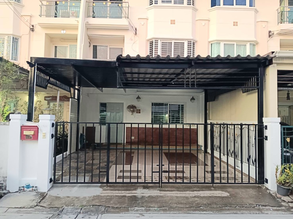 For RentTownhomeSamut Prakan,Samrong : Townhome for rent, Supalai Ville Srinakarin-King Kaew, Bang Phli, near Market Village Suvarnabhumi, only 8 minutes.