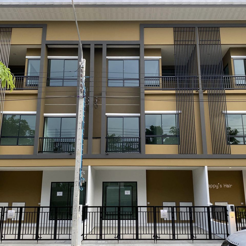 For RentTownhomeRama5, Ratchapruek, Bangkruai : Urgent rent, townhome / home office, 3 floors, Sammakorn Avenue, Chaiyaphruek - Ring Road ** Can register the company ** Free internet