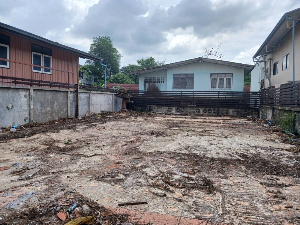 For SaleLandKaset Nawamin,Ladplakao : Land for sale, Prasert Manukitch 48, area 56 sq.w., beautiful, good location, good value, good price, location near Ramintra Expressway, Crystal Park