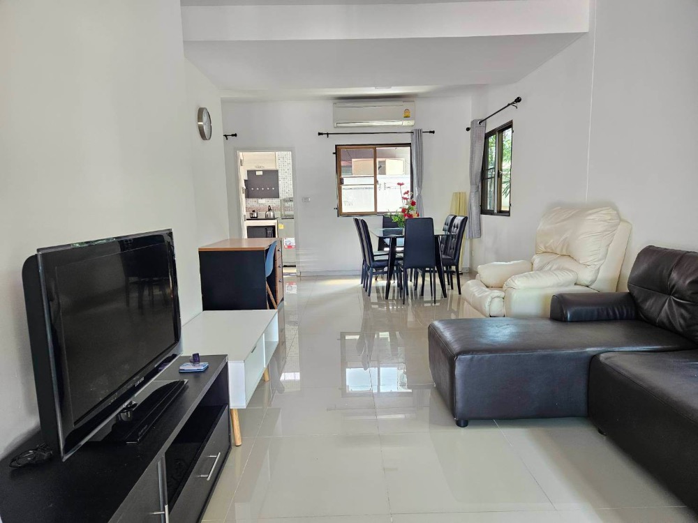 For RentHousePattanakan, Srinakarin : P-2305 Urgent rent! Pruksa Ville 73, beautiful house, convenient transportation, accepting pets