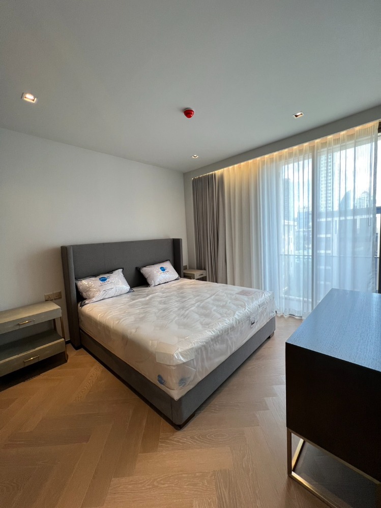 ให้เช่าคอนโดสุขุมวิท อโศก ทองหล่อ : *ให้เช่าคอนโด The Reserve 61 hideaway sukhumvit61 200,000 บาท 3ห้องนอน 158ตรม. BTSเอกมัย (1.2กม.) BTSทองหล่อ (1.5 กม.) ใกล้ เอกมัย ทองหล่อ สุขุมวิท เพชรบุรีตัดใหม่ พระราม9 พระราม4