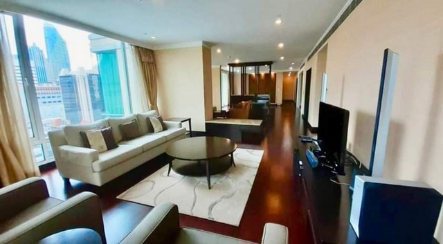 For RentCondoWitthayu, Chidlom, Langsuan, Ploenchit : 4 Bedroom Unit for Rent at The Park Chidlom, near BTS Chit Lom & MRT Si Lom