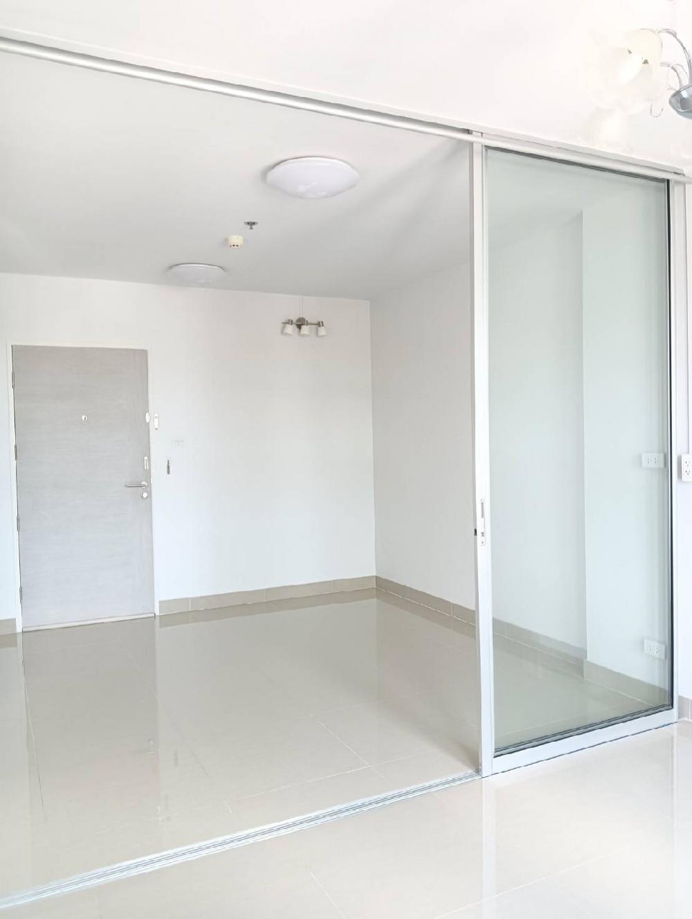 For SaleCondoRathburana, Suksawat : For sale: ISSI Condo, empty room 30 sq m.