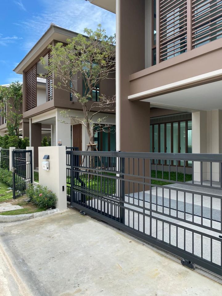 For SaleHousePattanakan, Srinakarin : House Burasiri Krungthep Kreetha Burasiri Krungthepkreetha Fully furnished (new house, never been moved in)