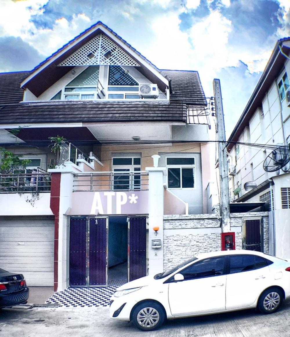 For RentTownhomeChokchai 4, Ladprao 71, Ladprao 48, : **Rent** 3 storey of new renovated Townhome, unfurnished 36 Sqw / 3BB / 3AC / 2-4 Parking @ Ladprao 87-CDC
