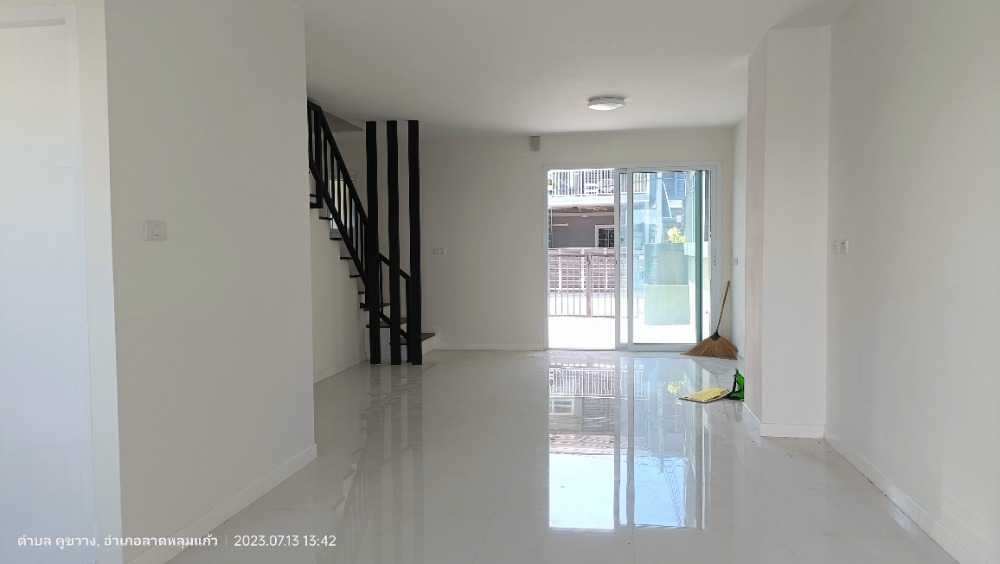 For SaleTownhomePathum Thani,Rangsit, Thammasat : For sale The Chic Town, Lat Lum Kaew, townhome in front of the project, good value for money and future