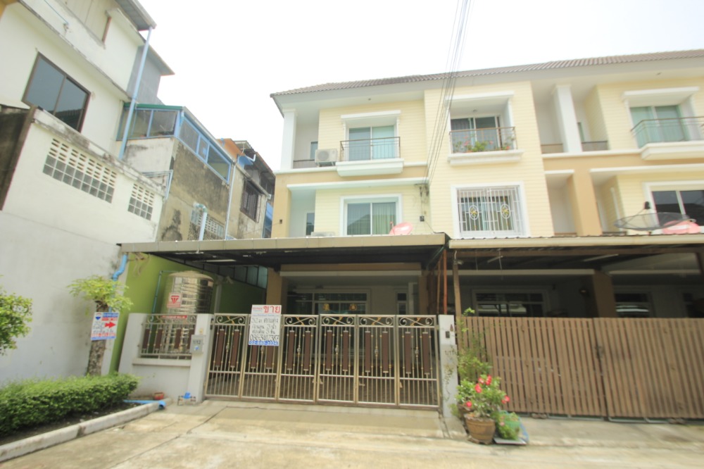 For SaleTownhomeRama3 (Riverside),Satupadit : Townhome Rama 3 Sathu Pradit 20 Grandity 2 behind the edge of 3 floors, the house is ready. Decorated to fill the space of 32 square meters, a wide house near Central Rama 3, Terminal 21, Sarasas Ektra.