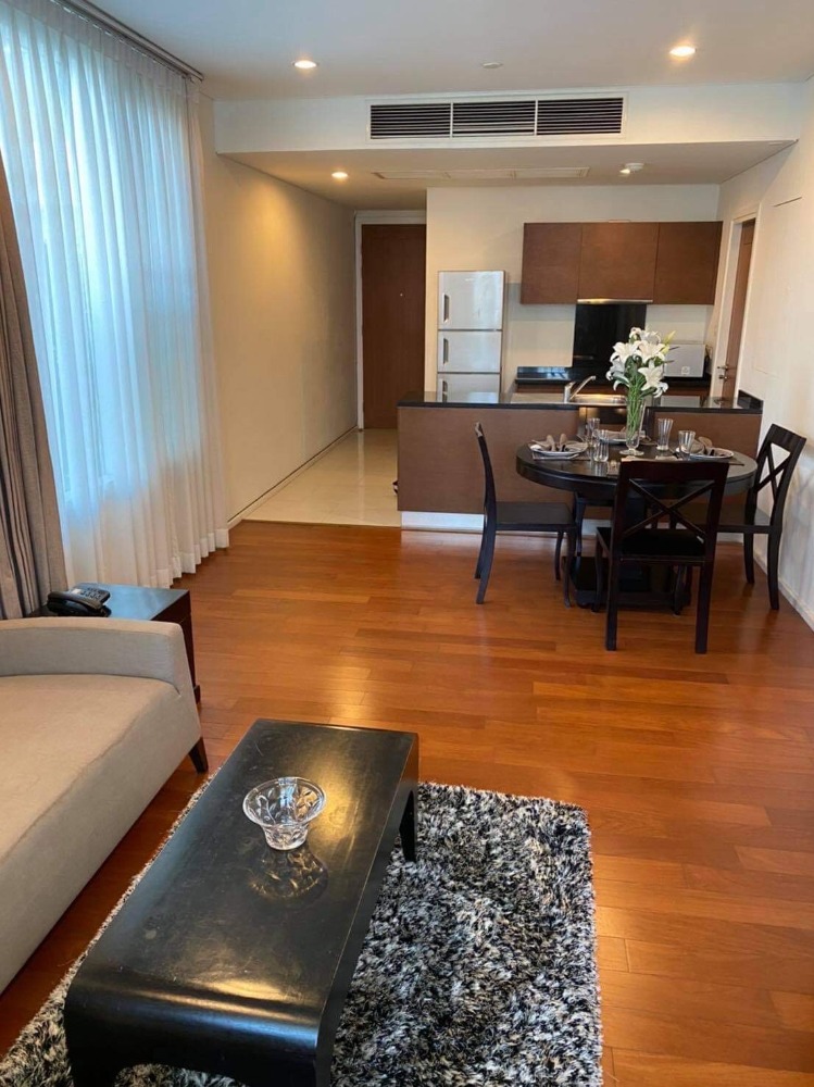 For RentCondoSukhumvit, Asoke, Thonglor : For rent 🔥Wind Sukhumvit 23 🔥 2 bedrooms, 2 bathrooms, spacious room, convenient transportation, near BTS Asoke 🚊 There are only a few rooms left.