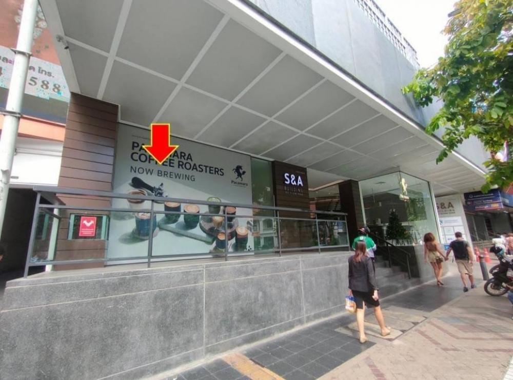 ให้เช่าร้านค้า/ตลาดนัดสีลม ศาลาแดง บางรัก : ให้เช่า ช็อปขายสินค้าริมถนน ย่านสีลม ใกล้รถไฟฟ้า BTS สถานีสุรศักดิ์ เหมาะ คาเฟ่ /คลีนิค /ขายเครื่องประดับ /สินค้าแบรนด์เนม หรือพวก Luxury Class
