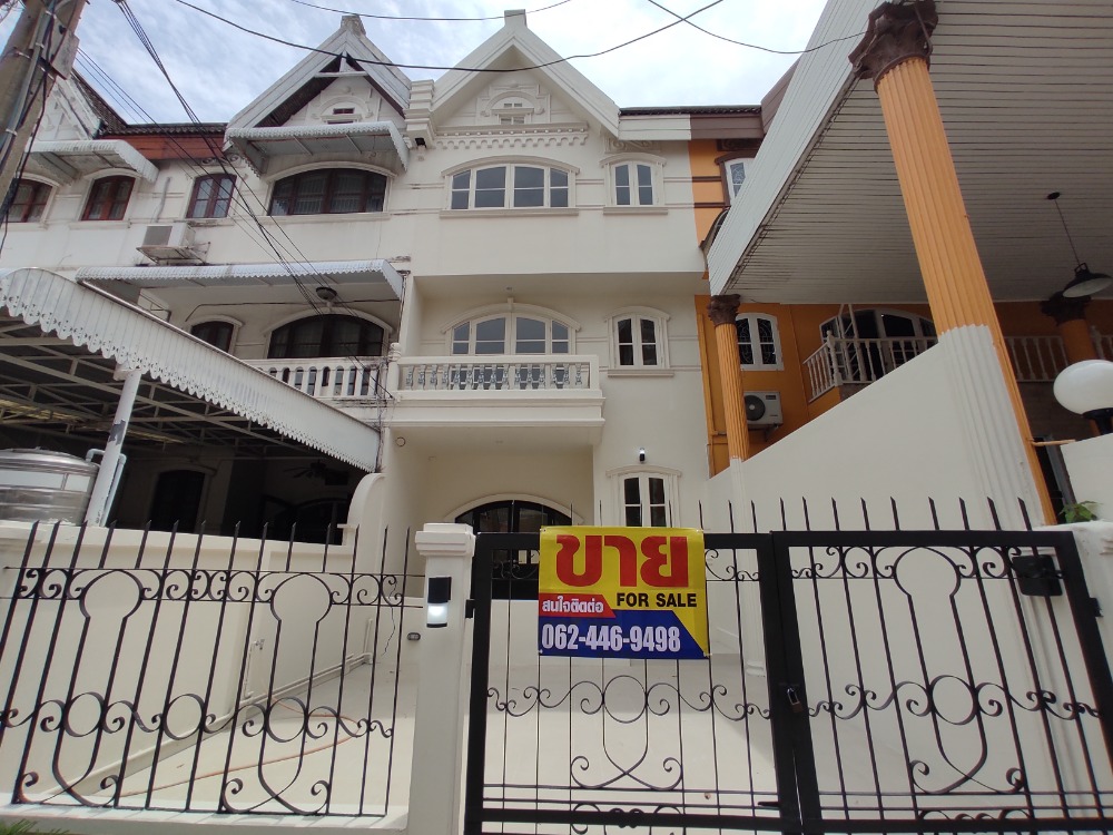 For SaleTownhomeChokchai 4, Ladprao 71, Ladprao 48, : 💥 For sale and rent, ready to move in house!! Selling a 3-storey townhouse, fully furnished, well decorated, brand new, with air conditioning in every room, every floor.