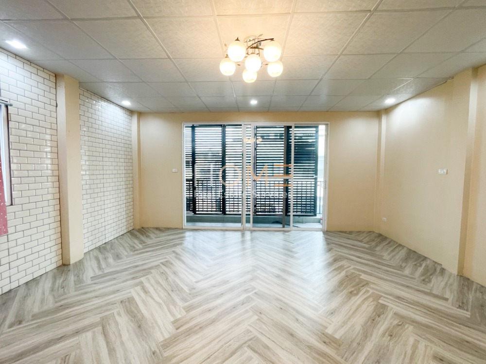 For SaleTownhomeKasetsart, Ratchayothin : Townhome Senanikom 21 / 4 bedrooms (for sale), Townhome Sena Nikhom 21 / 4 Bedrooms (FOR SALE) MEAW238.