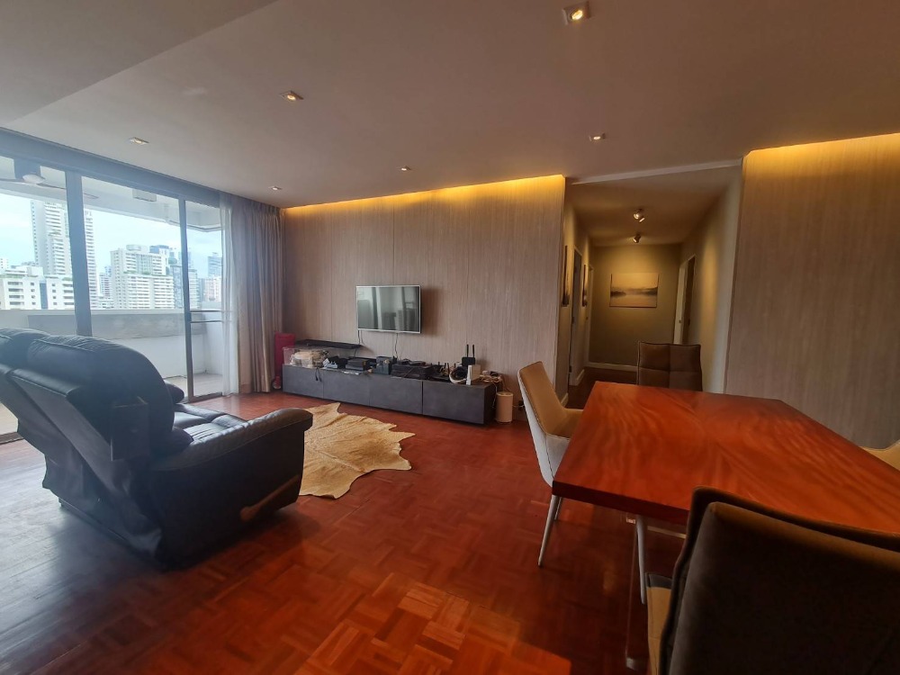 ให้เช่าคอนโดสุขุมวิท อโศก ทองหล่อ : LTH9181 – Condo in Phrom Phong FOR RENT 3 beds 2 baths size 135 Sq.m. near BTS Phrom Phong Station ONLY 60k/Month