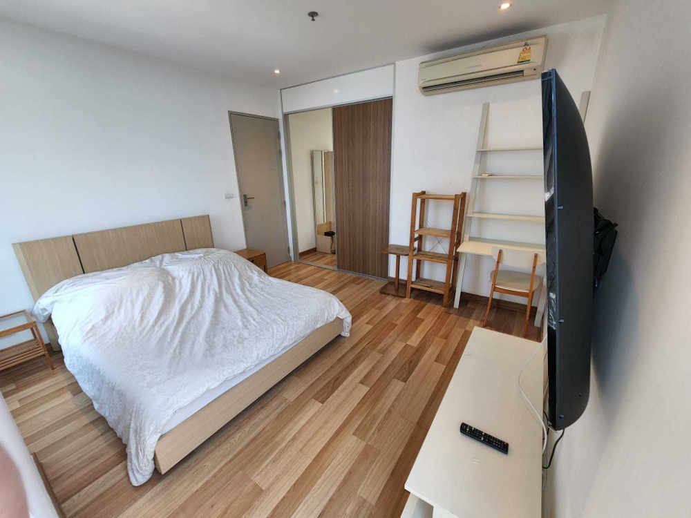 🔥 Dont miss it!!!! Condo Ideo Blucove Sukhumvit 2b2b, 12th floor, is a High Rise condo. The room in natural tones, creamy white, is very inviting. Wide window, great view 🔥💥🌃 Loading...