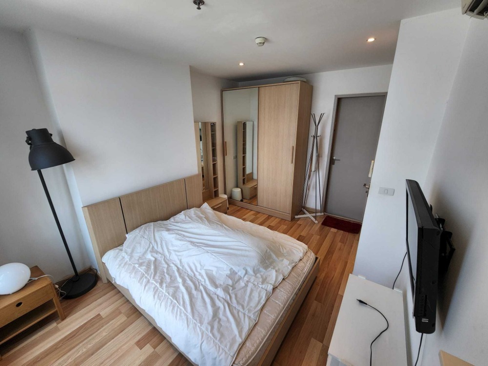 🔥 Dont miss it!!!! Condo Ideo Blucove Sukhumvit 2b2b, 12th floor, is a High Rise condo. The room in natural tones, creamy white, is very inviting. Wide window, great view 🔥💥🌃 Loading...