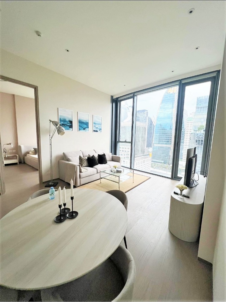 ให้เช่าคอนโดวิทยุ ชิดลม หลังสวน : 4678😊 For RENT ให้เช่า 1 ห้องนอน🚄ใกล้ BTS ชิดลม🏢สโคป หลังสวน SCOPE Langsuan พื้นที่:84.00ตร.ม.💲เช่า:160,000฿📞O99-5919653,065-9423251✅LineID:@sureresidence
