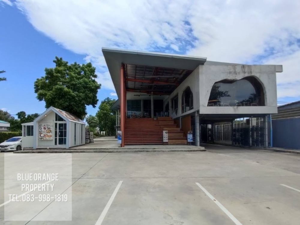 For RentRetail SpaceYothinpattana,CDC : Restaurant for rent, Pradit Manootham, Ekkamai-Ramintra expressway road