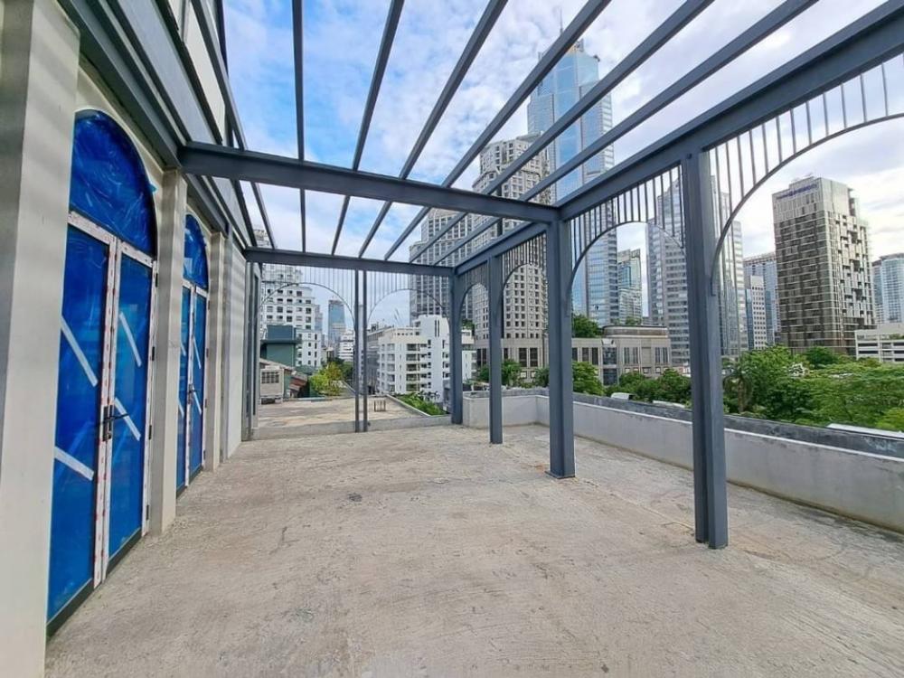 For RentRetail SpaceWitthayu, Chidlom, Langsuan, Ploenchit : Hot Deal rooftop rental space For doing business @Ploenchit | Rare Retail Space Rooftop Style @Ploenchit | Suitable for Bars / Luxury Dinning / Luxury Omakase