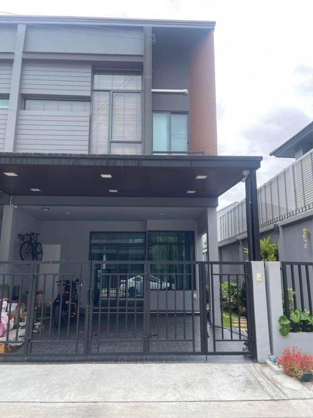 ให้เช่าทาวน์โฮมพัฒนาการ ศรีนครินทร์ : ให้เช่า Verve rama9 SC ASSET