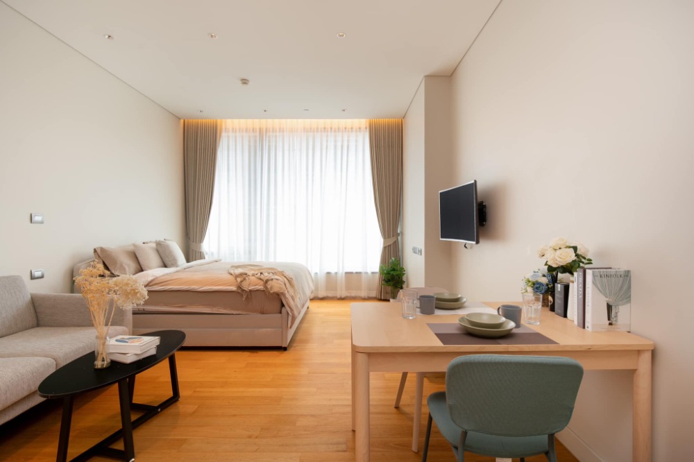 ให้เช่าคอนโดวิทยุ ชิดลม หลังสวน : CS510 1 Bedroom for Rent at  Sindhorn Resident near BTS Chidrom, Bangkok 062-4565505