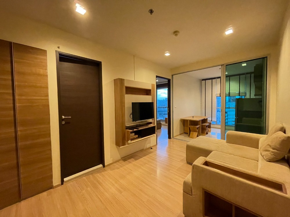 ให้เช่าคอนโดสาทร นราธิวาส : Rhythm Sathorn ห้องสวย วิวแม่น้ำ 45ตรม. 1 ห้องนอน ว่างพร้อมให้เช่า