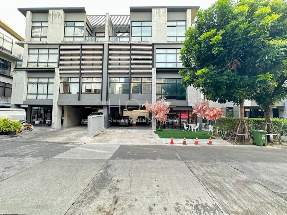 For SaleHome OfficeRamkhamhaeng, Hua Mak : Home Office in the Sriwara location (Town in Town) ✨ 4 -story home office, DISTREK Srivara (selling with tenants), District Sriwara / Home Office 4 Storey (Sale with Tenant) HL088