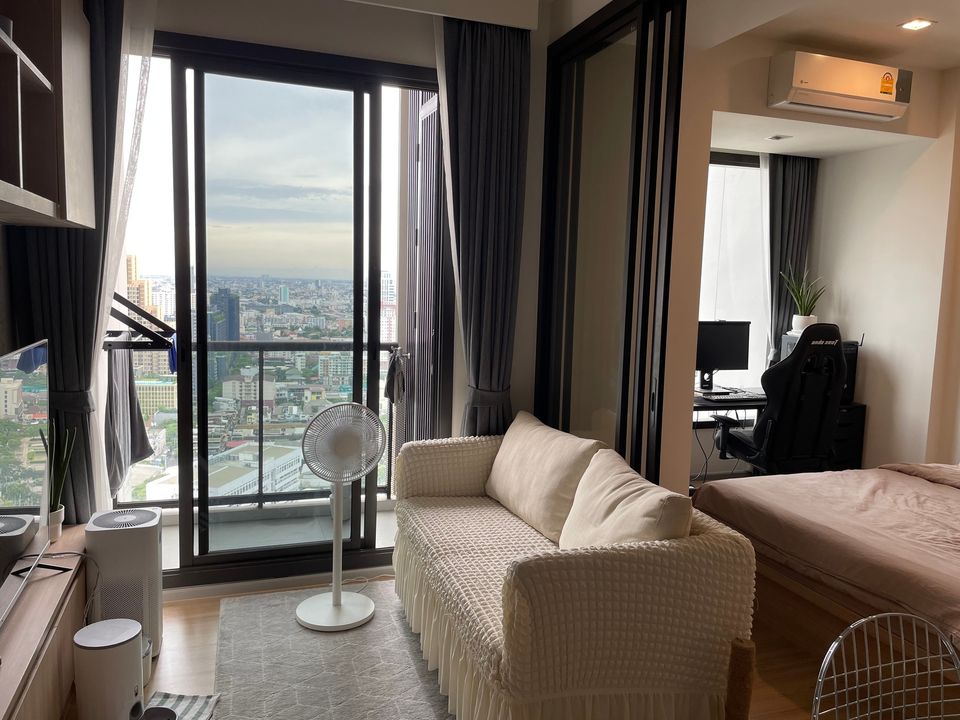 For RentCondoSapankwai,Jatujak : 👑 M Jatujak 👑 for rent, built in the whole room High floor, clear view, near BTS, Pet friendly