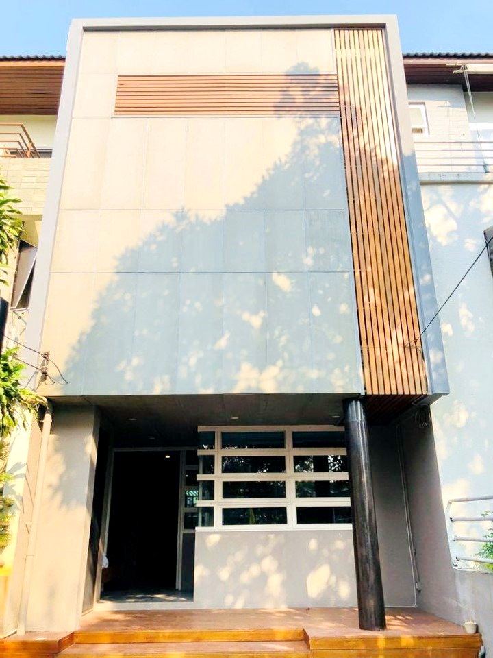 ให้เช่าทาวน์โฮมรามคำแหง หัวหมาก : H0169😊😍 For RENT, SELL โฮมออฟฟิต Home Office ลาดพร้าว 2 ชั้น,🚪5 ห้องนอน🚄ใกล้ MRT ลาดพร้าว🏢รัชดาภิเษก🔔พื้นที่บ้าน:33.00ตร.วา🔔พื้นที่ใช้สอย:293.00ตร.ม.💲เช่า:55,000฿💲ขาย:9,100,000฿📞O99-5919653,O65-9423251✅LineID: