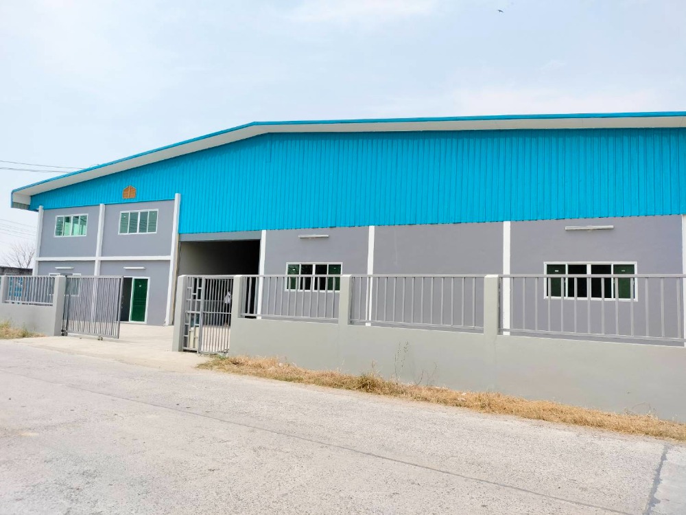 Selling a new factory Never been used, good condition, area 1 rai on Kanjaphisek Road. Loading...