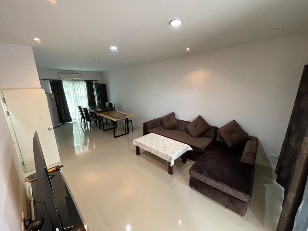 For RentTownhomeOnnut, Udomsuk : House for rent, Baan Klang Muang Sukhumvit 77, beginning of the project, air conditioner, kitchen, fully furnished, size 20 sq m, 3 bedrooms, 3 bathrooms, with air conditioner, curtains, kitchen, built-in furniture, mattresses, good beds