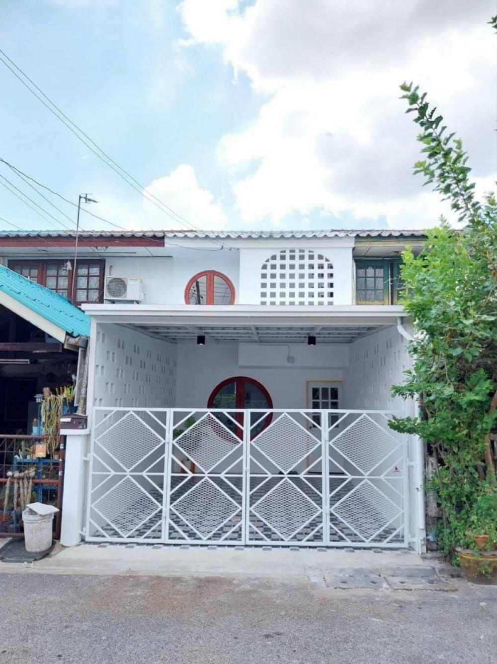 For SaleTownhomeNawamin, Ramindra : For sale: 2-storey townhouse, Moo Ban Kao Saen Ha, Soi Sai Mai 23, newly renovated, Phahon Yothin 54/1, Phet Sin Sukhaphiban 5, Or Ngoen