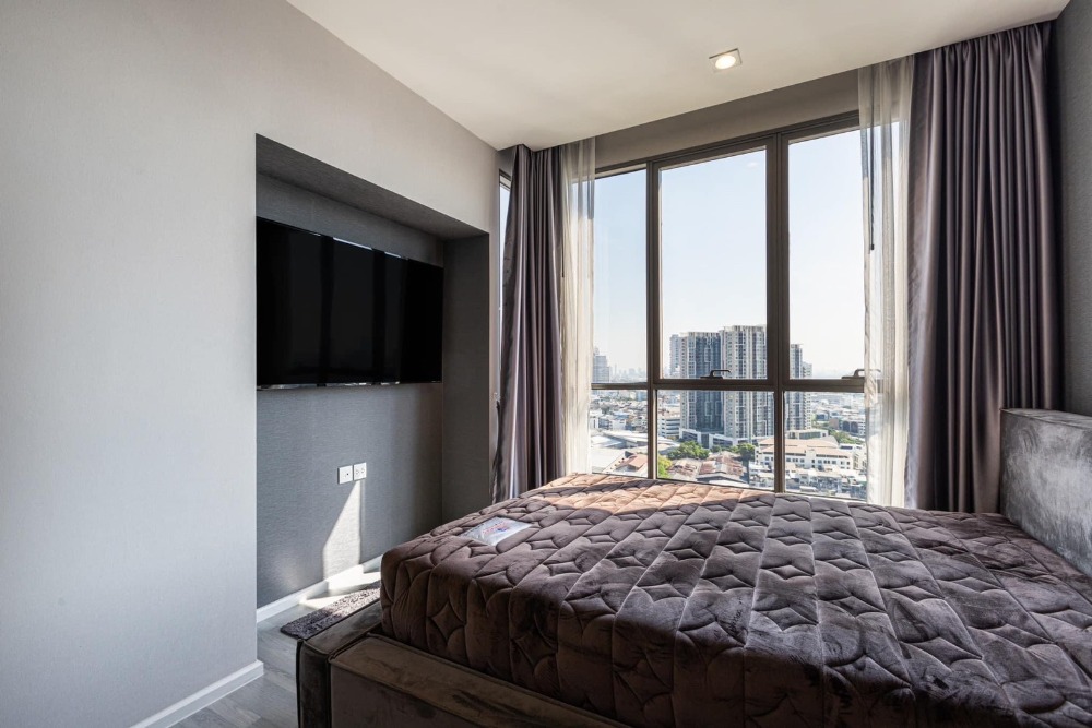 For RentCondoSathorn, Narathiwat : Condo for rent on Chan Rd. 10 mins driving to BTS St. Louis  easy access to Sathorn and Silom Road.