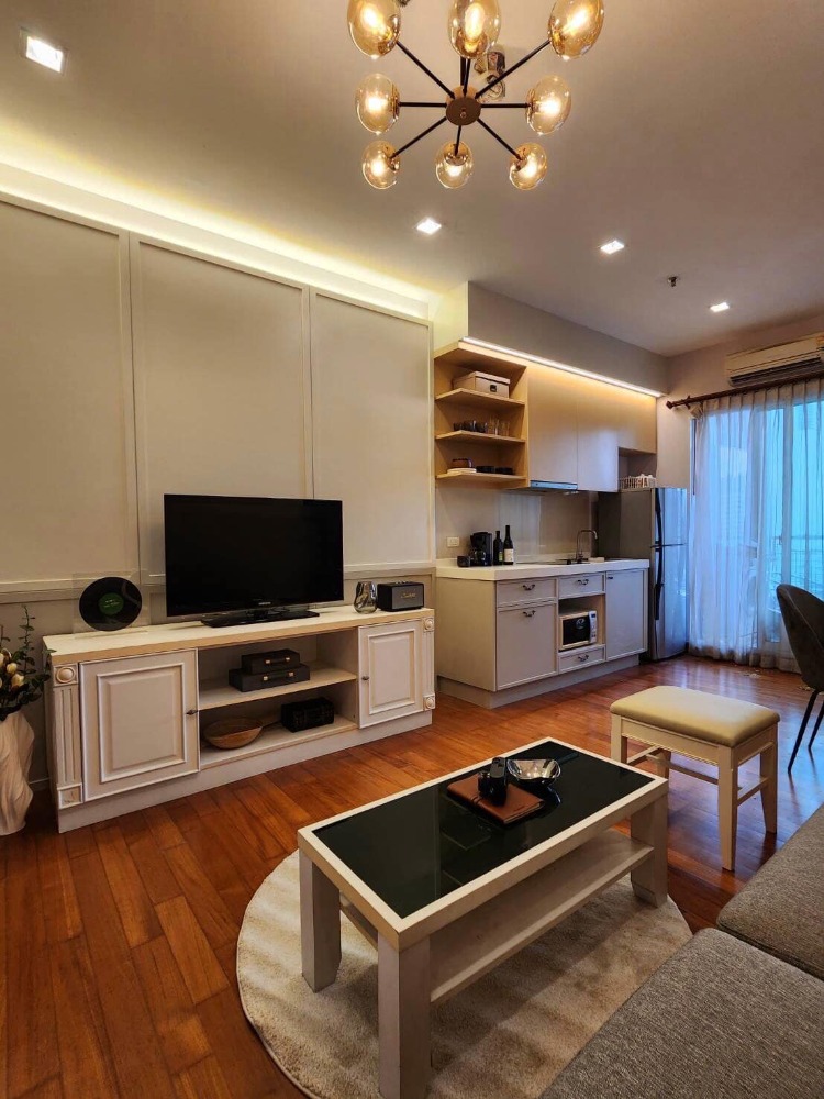 For RentCondoSathorn, Narathiwat : 👑 Ivy Sathorn 10 👑 Spacious room, well decorated, fully furnished, ready to move in.