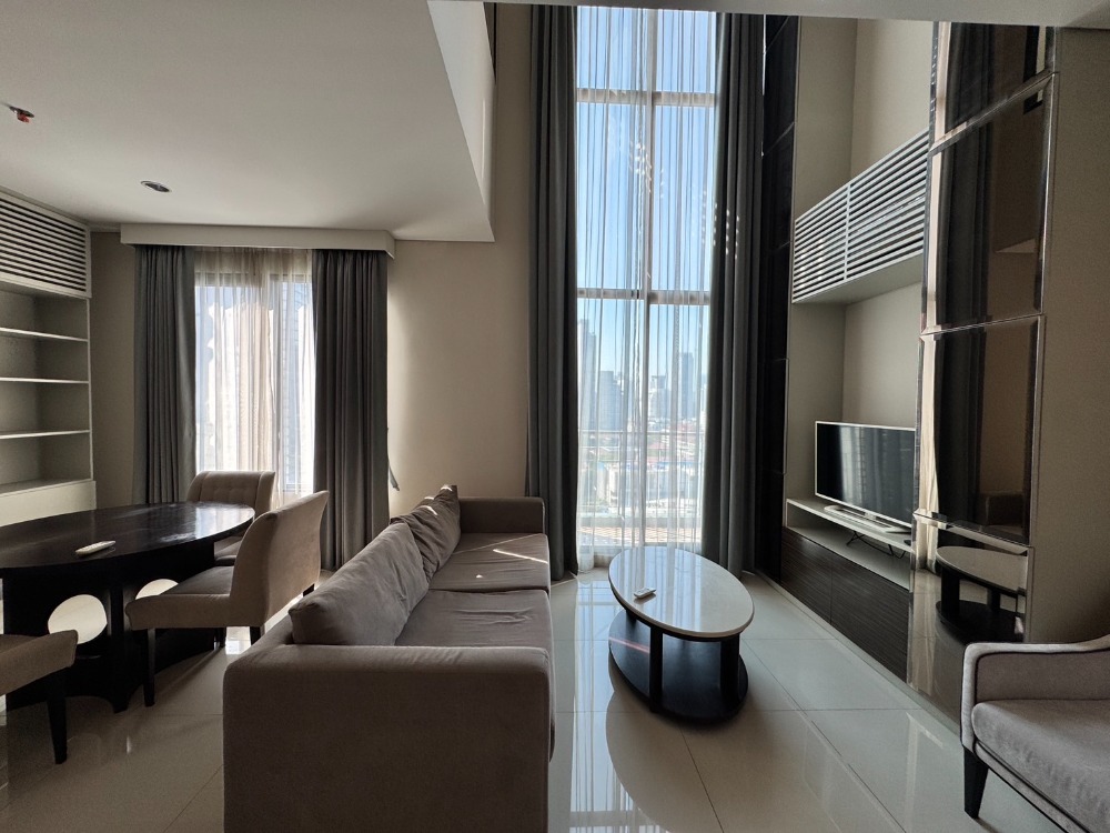 For RentCondoRama9, Petchburi, RCA : Duplex Villa Asoke 1B2B Condo 80 SQM 45K Call: 095-636-5982