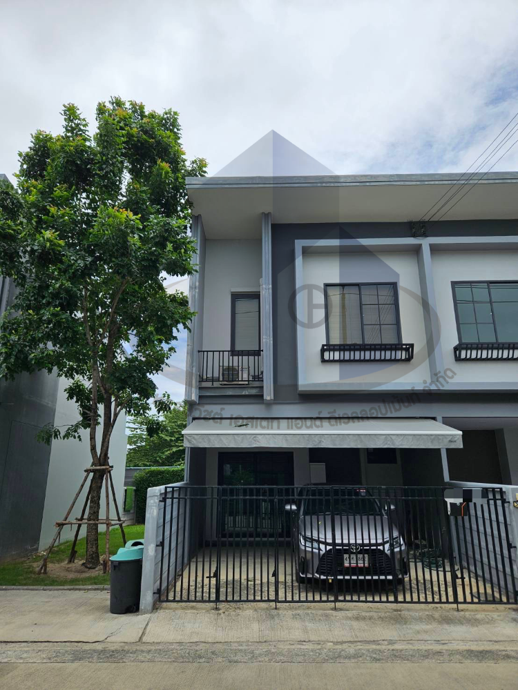 For SaleTownhomeBangna, Bearing, Lasalle : 🔥 Sell / Rent The owner has never rented out. Well built-in. Britannia Megatown Bangna 🔥