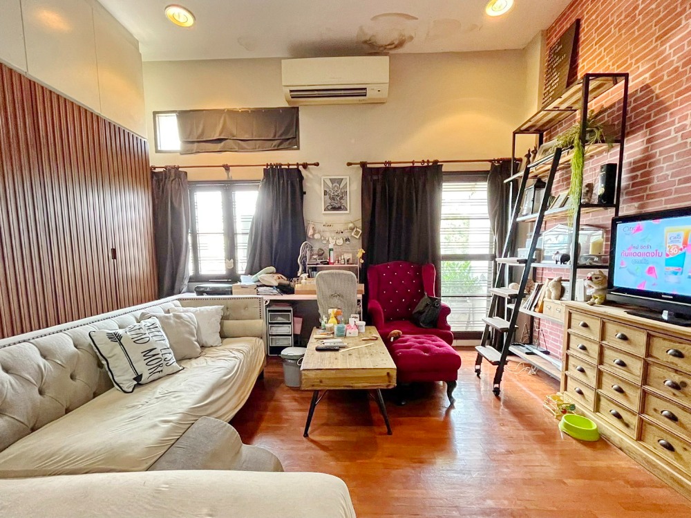 For SaleTownhomeRatchadapisek, Huaikwang, Suttisan : HK0057😍 For SELL 3-story townhome for sale, 3 bedrooms, near BTS Lat Phrao 71, Huai Khwang, house area: 27.00 sq m, usable area: 300.00 sq m, for sale: 6,800,000฿📞O99-5919653, O65-9423251✅LineID:@sureresidence