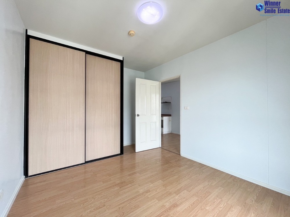 For SaleCondoSamut Prakan,Samrong : Sell The Parkland Light Sukhumvit-Pak Nam, corner room, high floor, view of the Chao Phraya River and the Gulf of Thailand, next to BTS Pak Nam station.