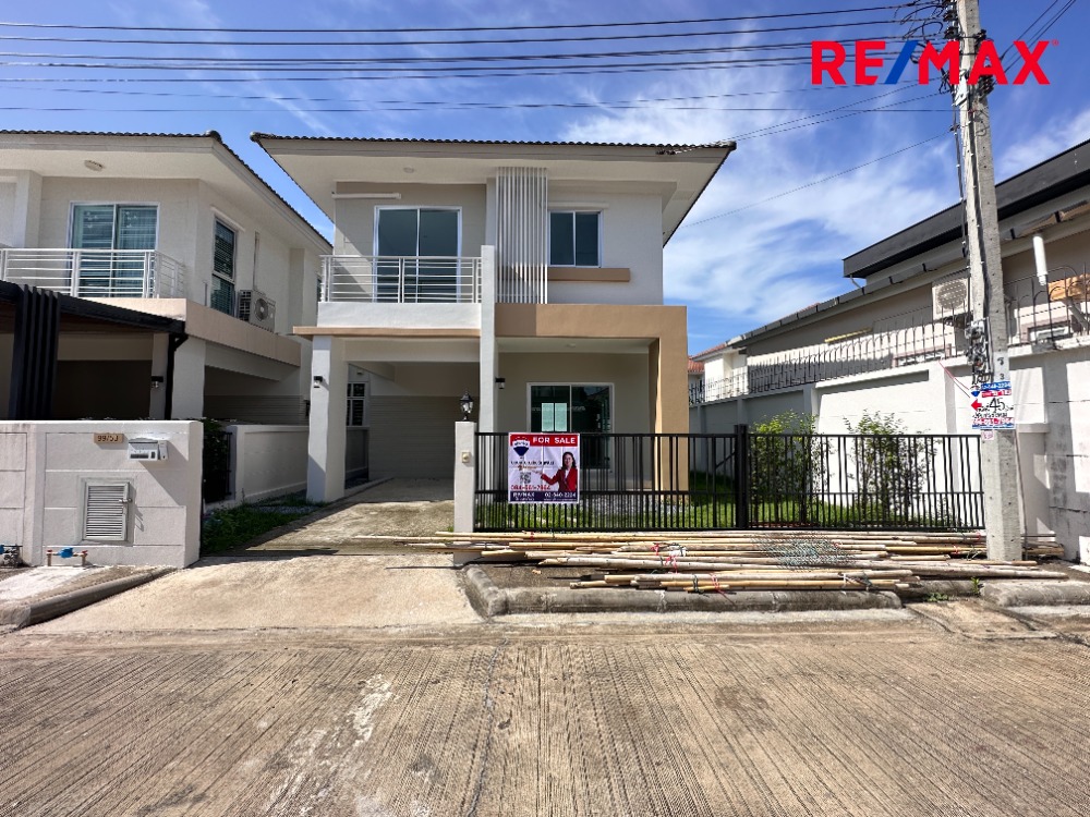 For SaleHouseRathburana, Suksawat : Suksawat semi-detached house for sale, Baan Alicha Suksawat-Pracha Uthit, area 45.5 square wah, completely renovated, 3.95 million.