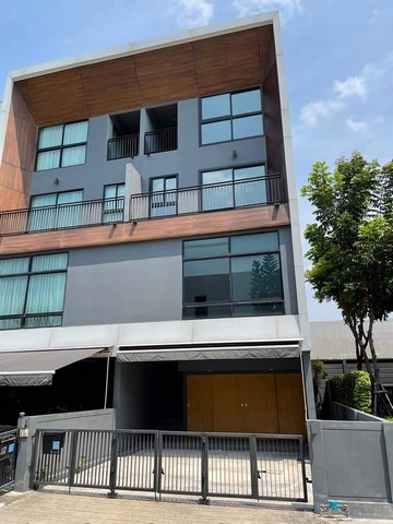 ให้เช่าทาวน์โฮมพัฒนาการ ศรีนครินทร์ : HR1237ให้เช่าทาวน์โฮม 3.5 ชั้น หลังมุม โครงการอาร์เด้น พัฒนาการ 20 ใกล้ทางด่วนพัฒนาการ
