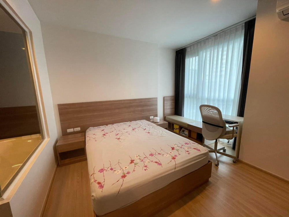 For RentCondoSathorn, Narathiwat : 👑 Rhythm Sathorn 21 👑 Very beautiful room, complete with furniture and electrical appliances. You can move in now.
