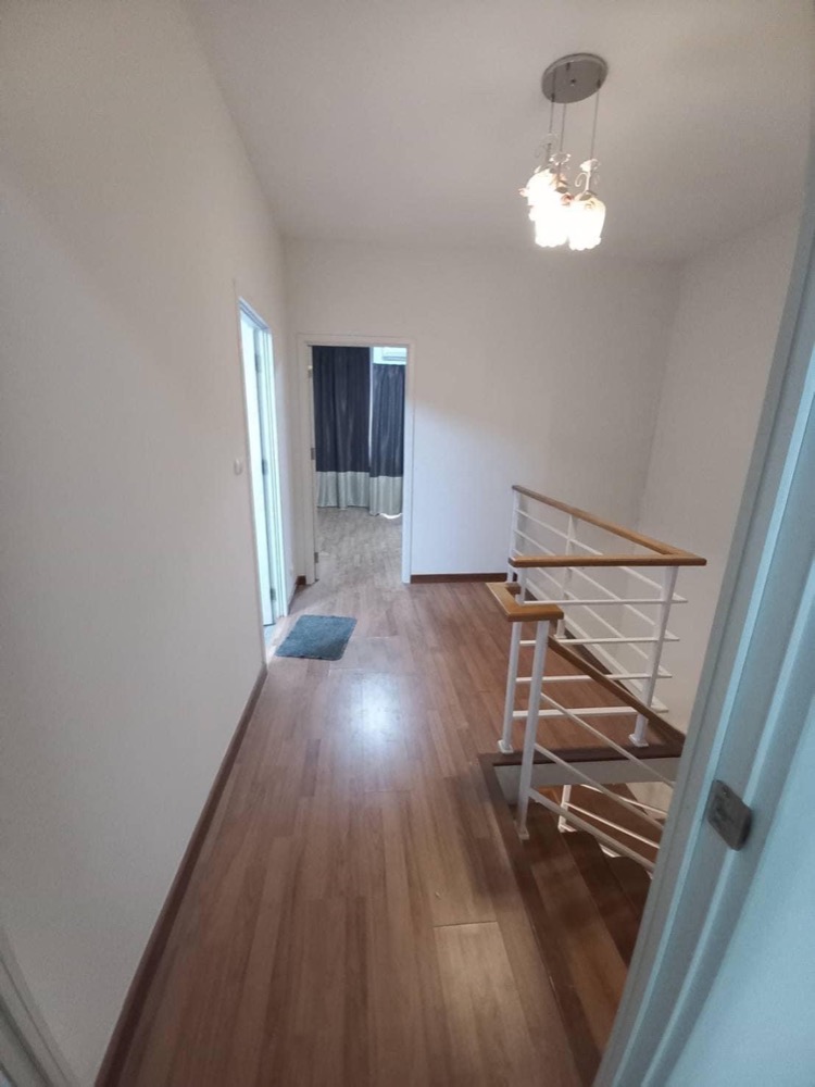 หมู่บ้านโกลเด้นทาวน์พหลโยธิน-สะพานใหม่ พหลโยธิน 54/1 แยก 4 พร้อมอยู่ มีฟอนิเจอร๋ ของกินเพียบจ้า Loading...