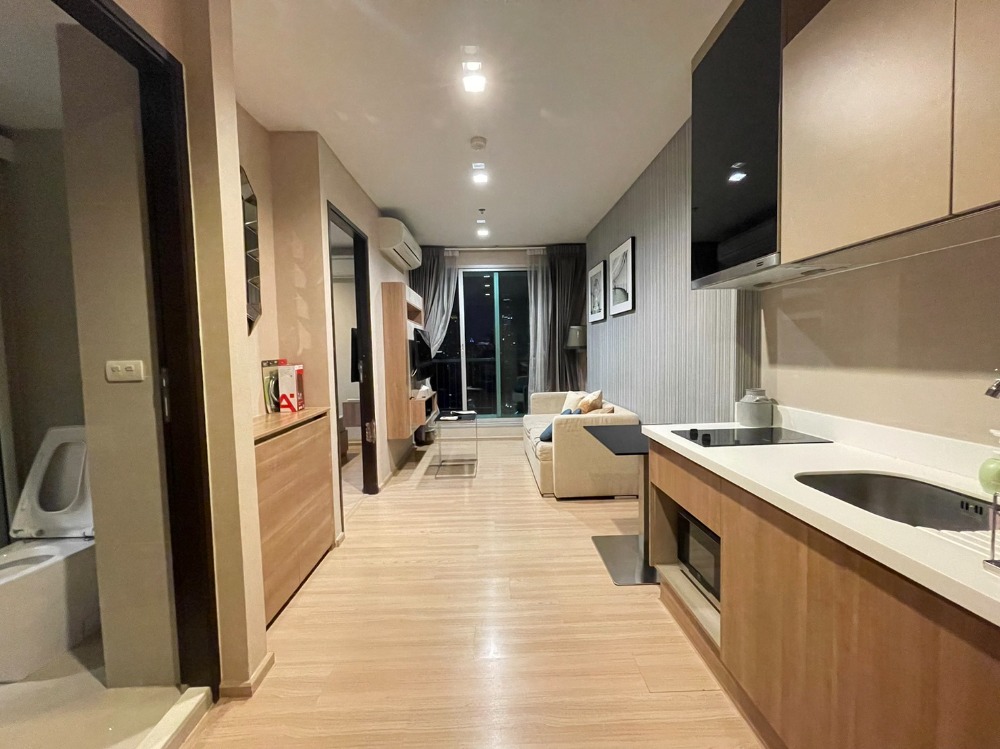ให้เช่าคอนโดสาทร นราธิวาส : คอนโด Rhythm Sathorn ใกล้ bts สะพานตากสิน ห้องสวยที่สุด ว่างให้เช่า !
